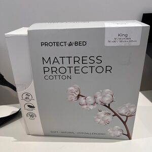 King White Cotton Mattress Protector